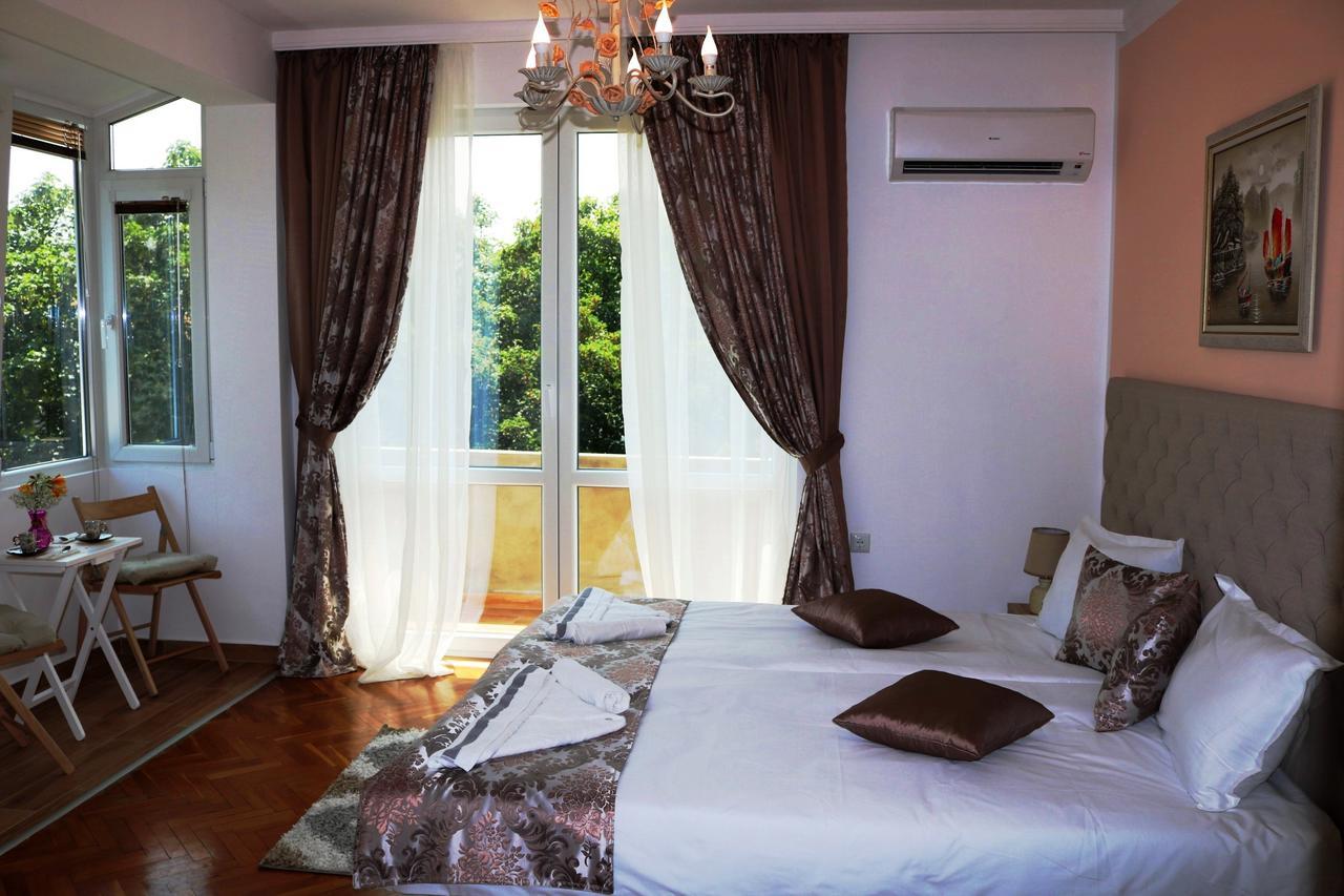 Sea Port Celebrity Apartment - Lets4Holiday Varna Exterior photo