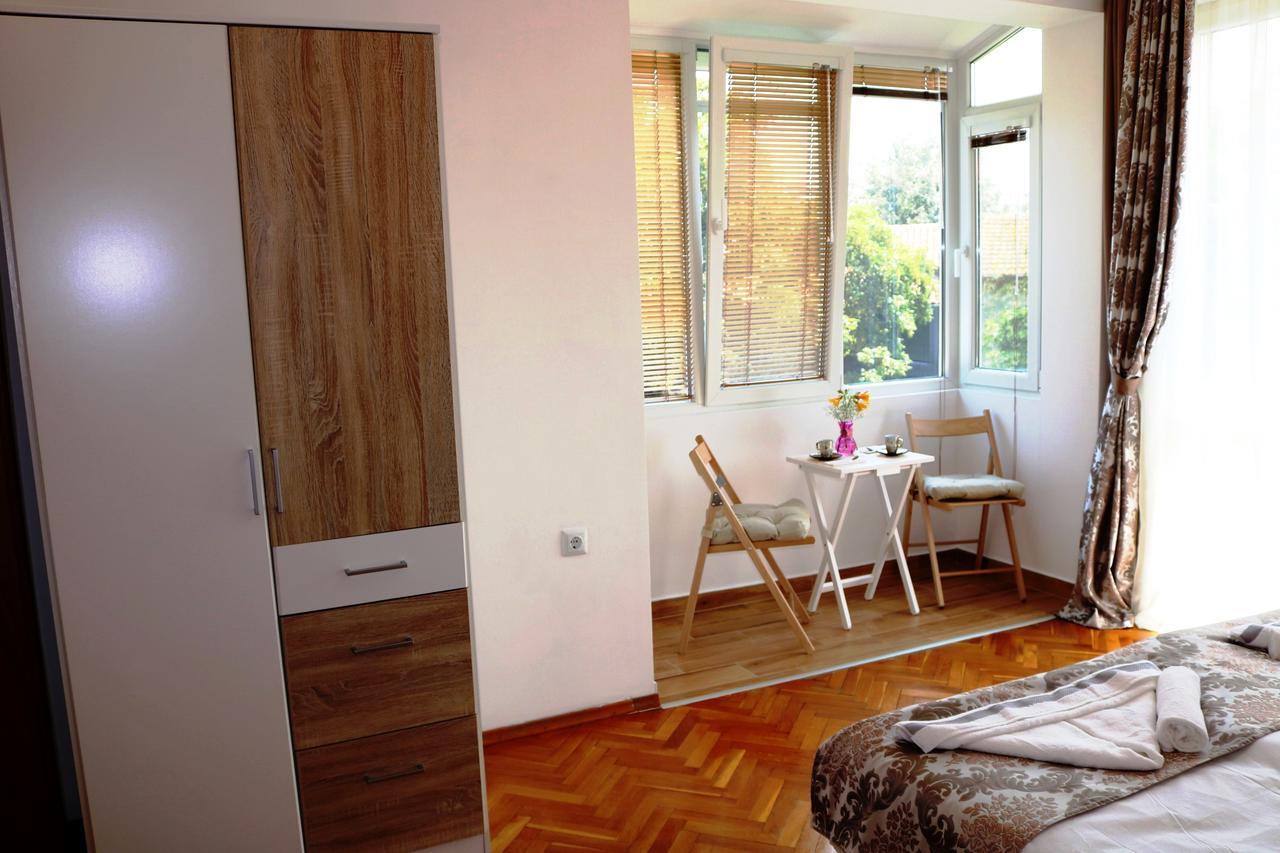 Sea Port Celebrity Apartment - Lets4Holiday Varna Exterior photo