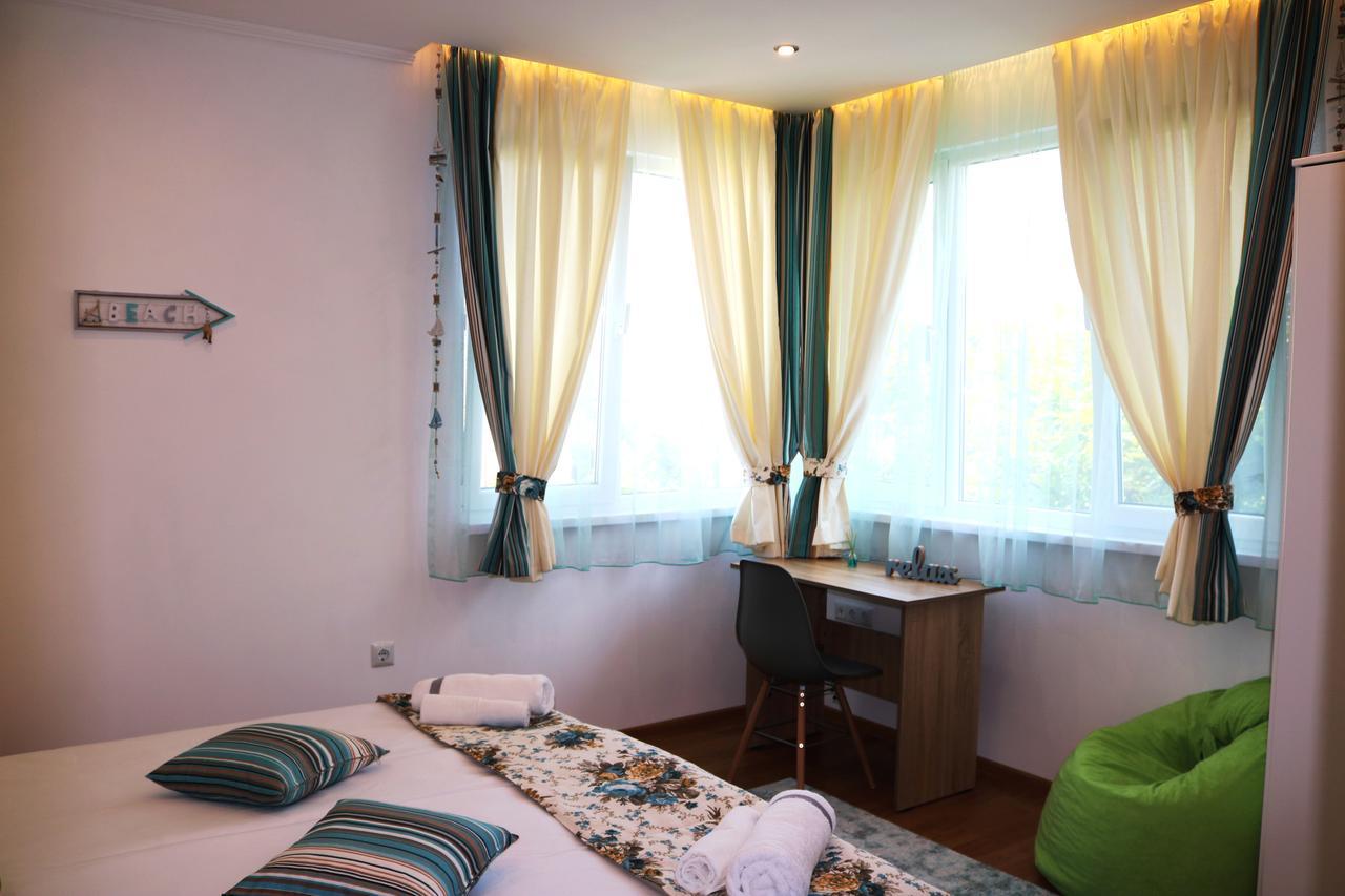 Sea Port Celebrity Apartment - Lets4Holiday Varna Exterior photo