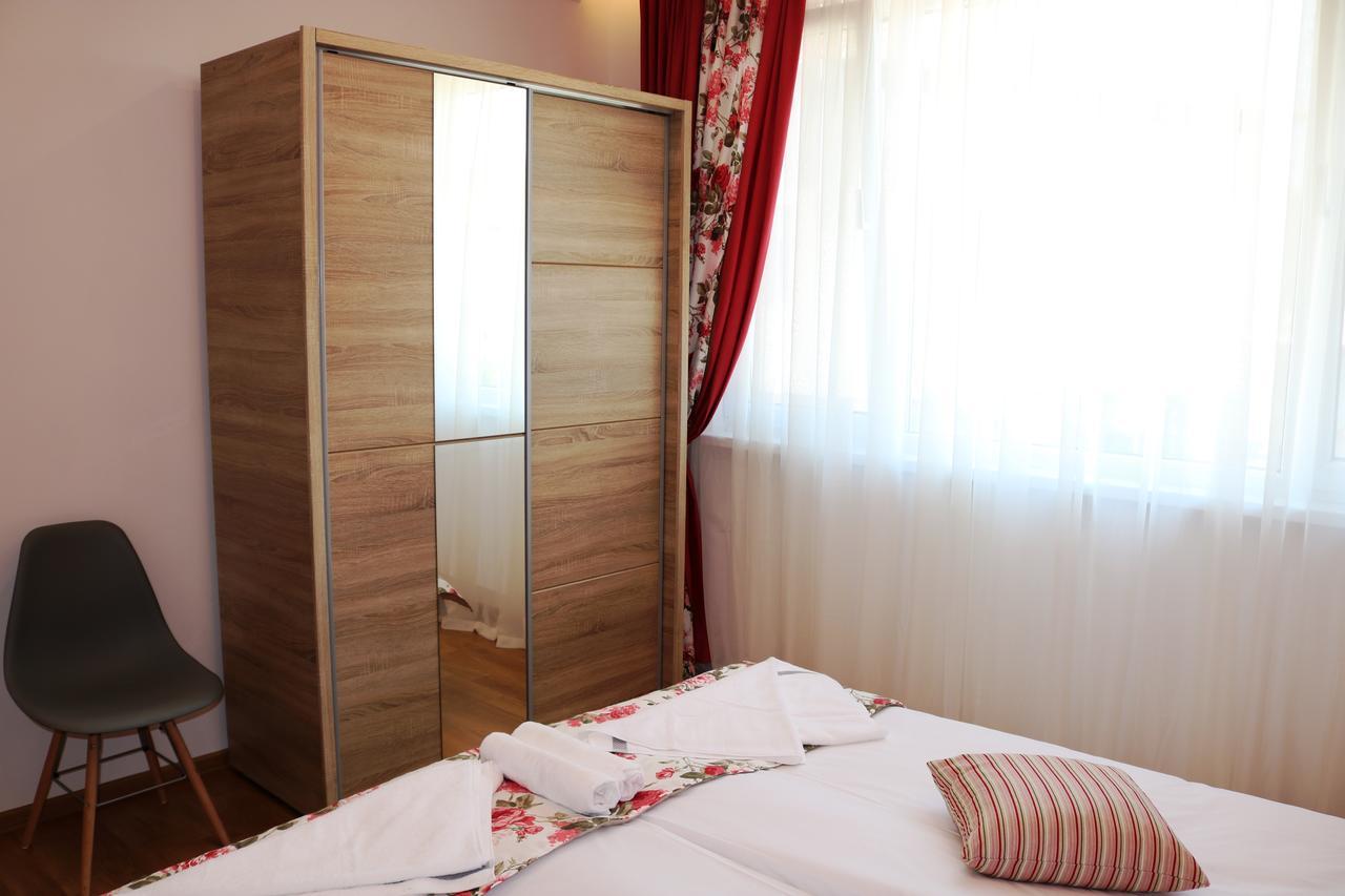 Sea Port Celebrity Apartment - Lets4Holiday Varna Exterior photo