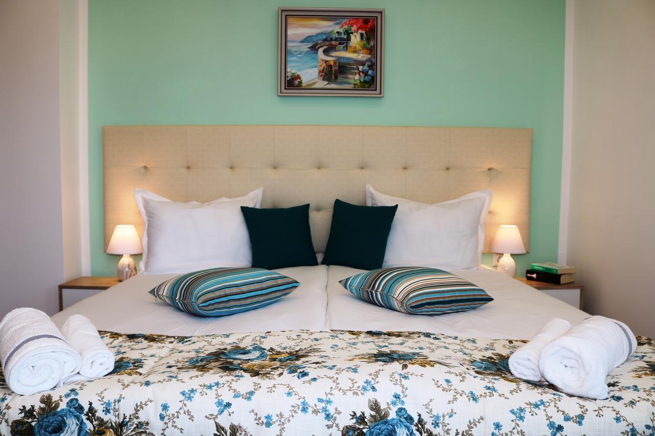 Sea Port Celebrity Apartment - Lets4Holiday Varna Exterior photo