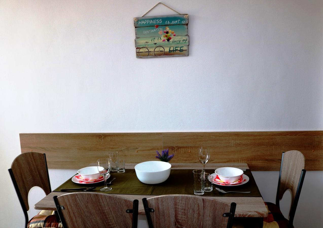 Sea Port Celebrity Apartment - Lets4Holiday Varna Exterior photo